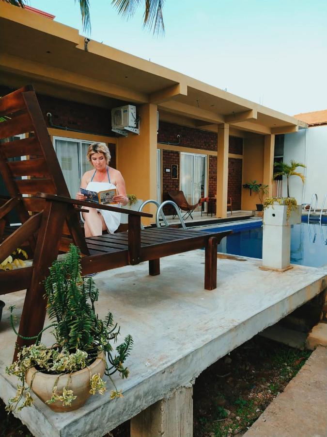 Petit Guest House Негомбо Экстерьер фото